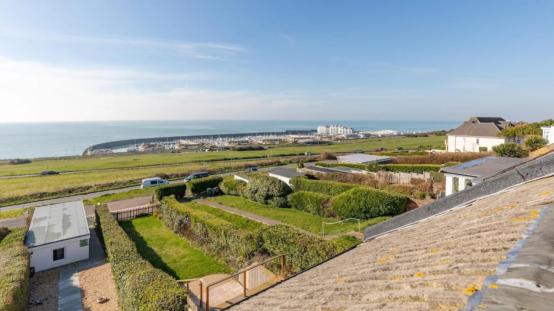 Wave Watcher- 4 Bed Sea View Home Brighton